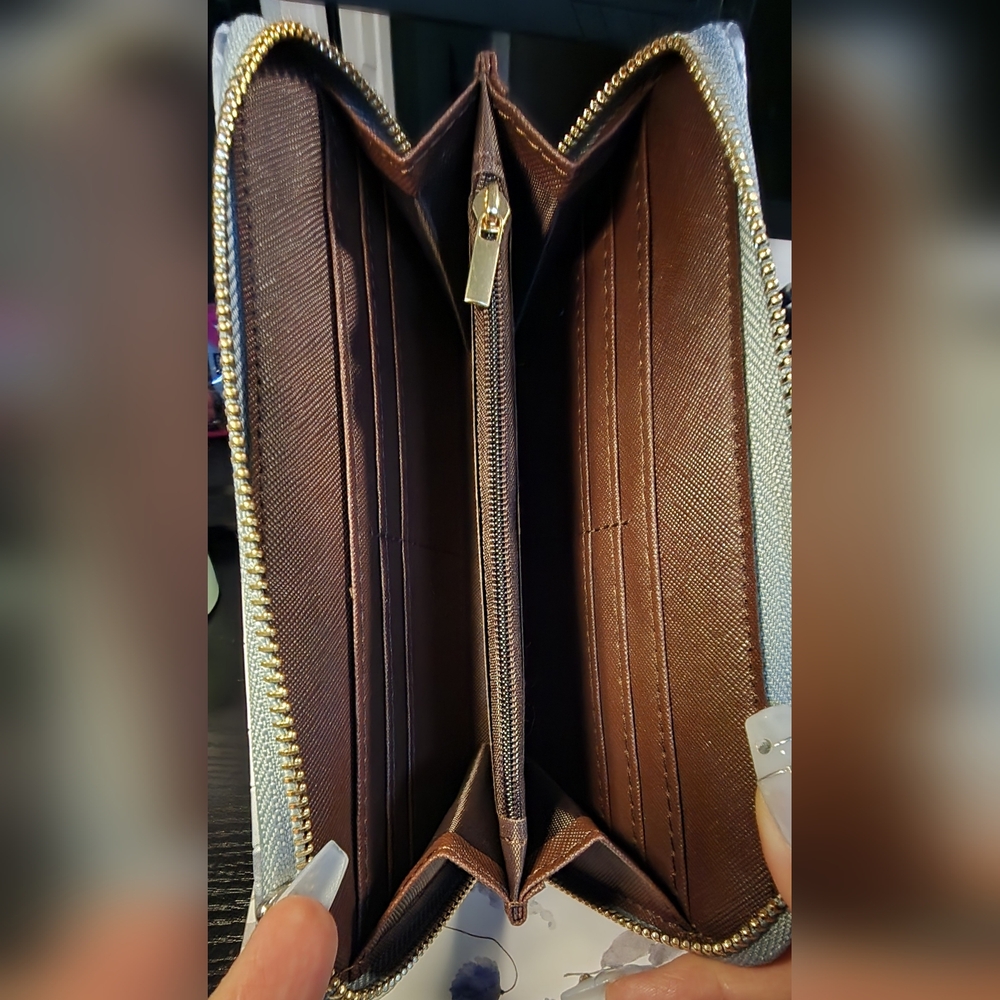 Elegant Blue and White Crocodile Pattern Handbag & Wallet Set Shoulder Strap EUC - Picture 10 of 10